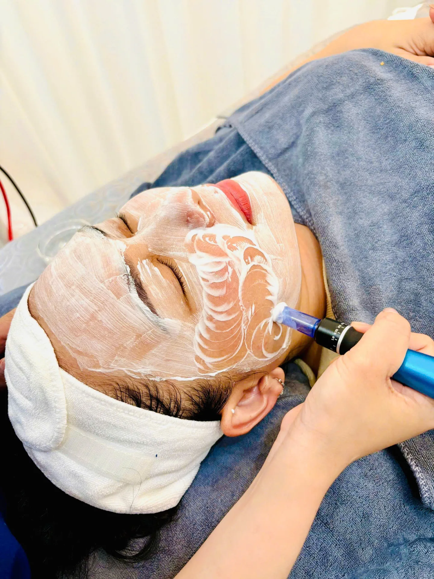 Cấy Trắng Glowing Skin
